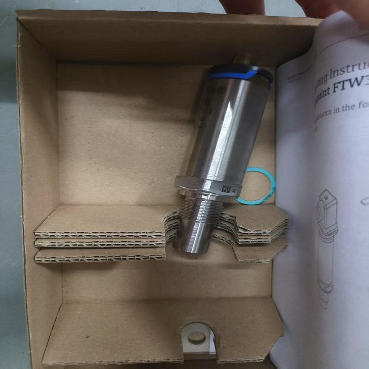 供应E+H紧凑型液位限位开关Liquipoint FTW33