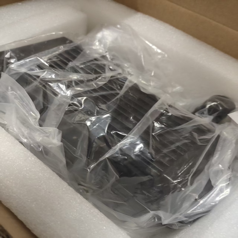 德国Lenze伦茨 伺服电机 MDSKSRS056-23