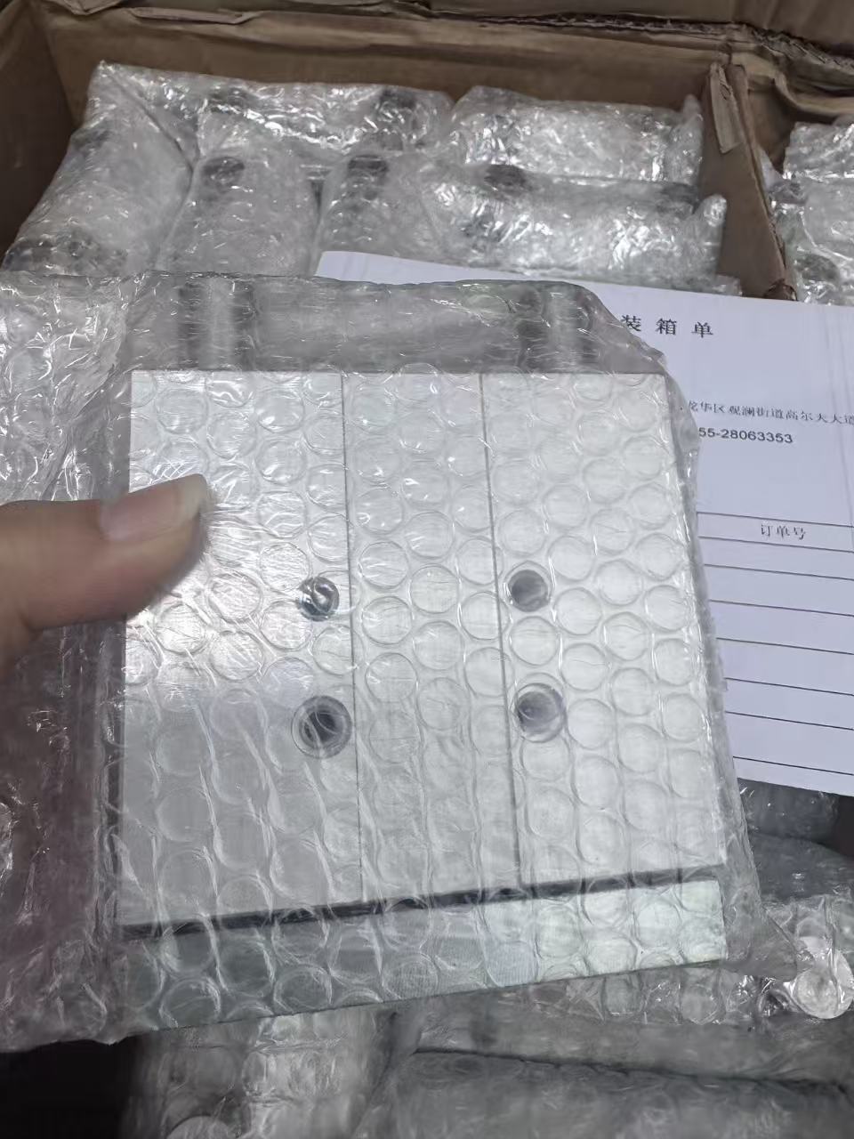 费斯托FESTO DFM-25-40-P-A-GF 导向杆气缸 25mm缸径 40mm行程